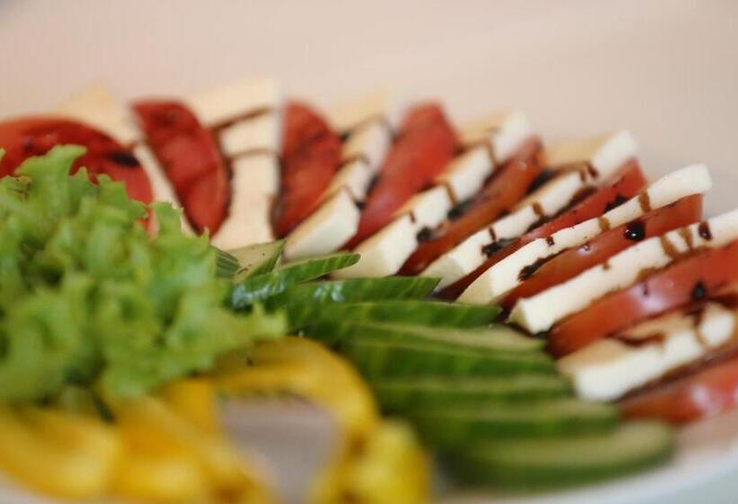 Отель Lowenguth