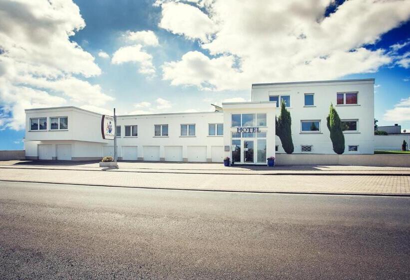 Отель Lowenguth