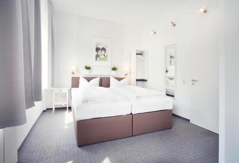 Отель Lowenguth