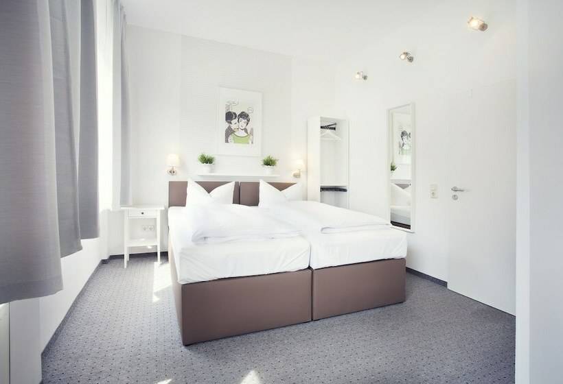 Отель Lowenguth