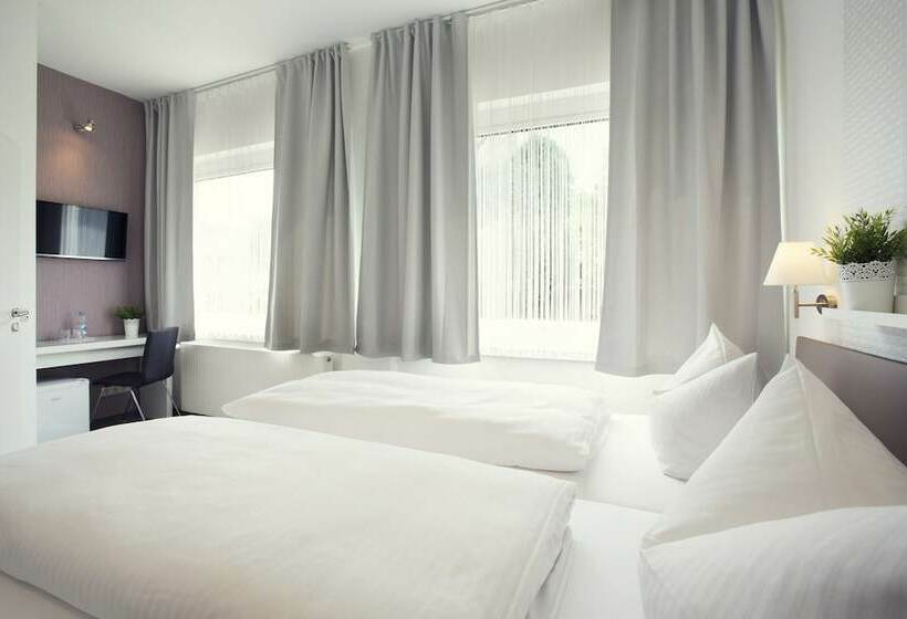 Отель Lowenguth