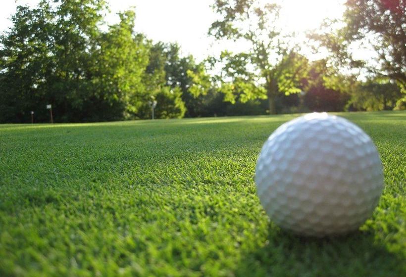 Отель Maasberg Therme