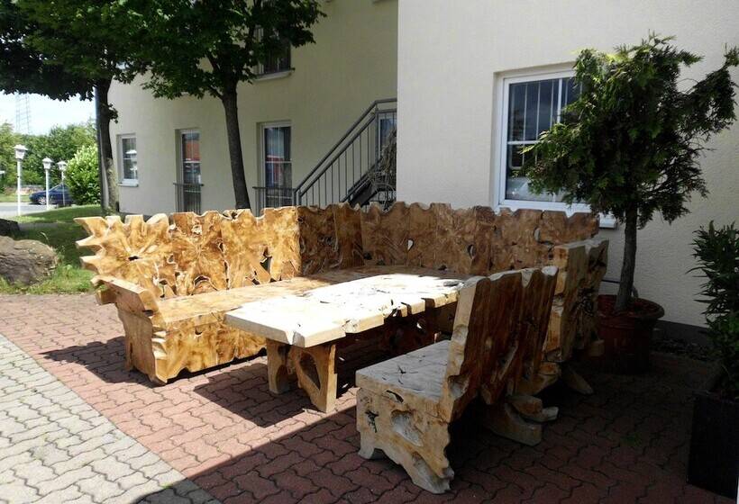 فندق Montana Lauenau