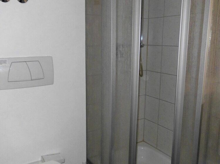 فندق Montana Lauenau