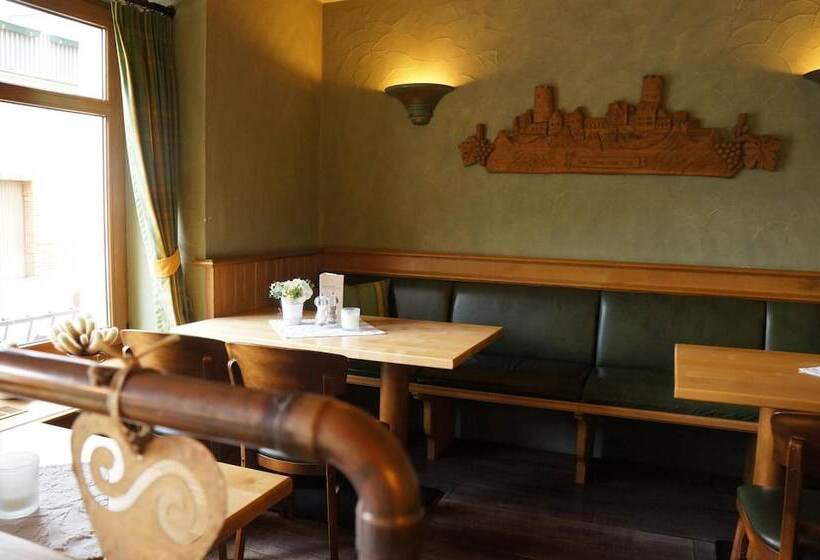 Moselhotel & Restaurant Zur Traube Gmbh