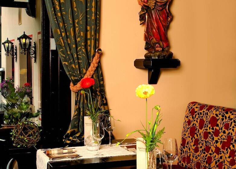 Moselhotel & Restaurant Zur Traube Gmbh