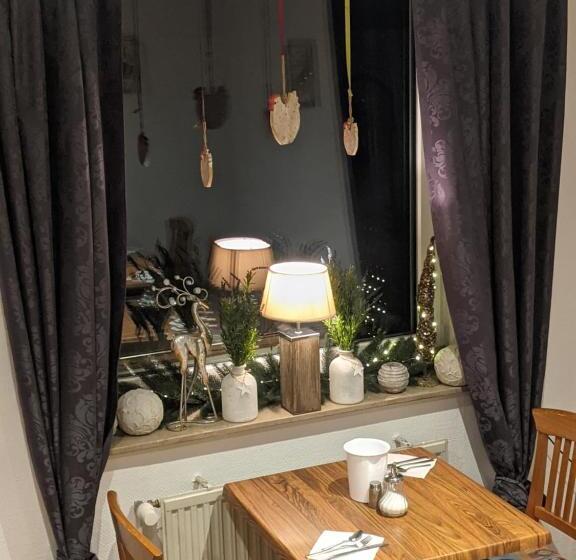 ホテル Rheinauer Hof   Bed & Breakfast