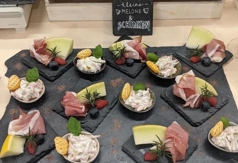 ホテル Rheinauer Hof   Bed & Breakfast