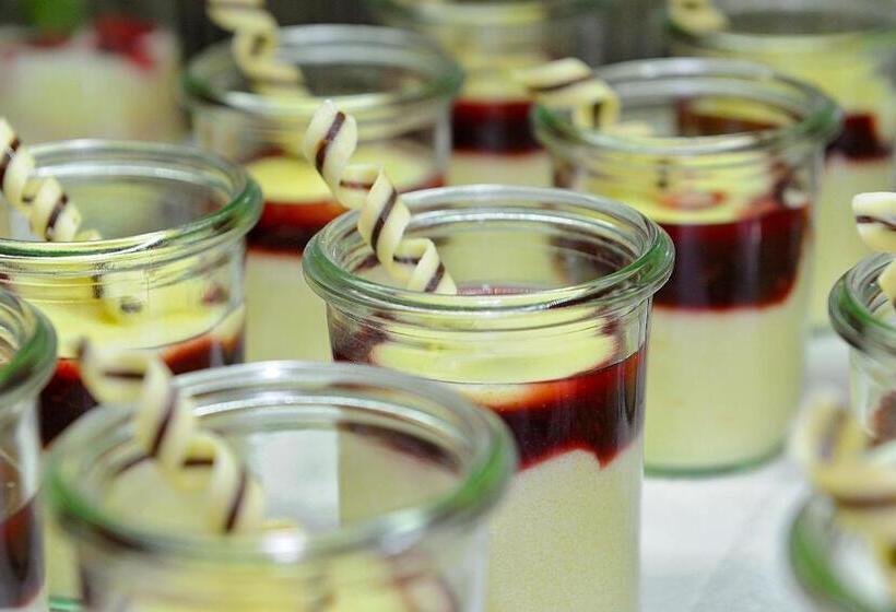 Отель Und Kongresszentrum Wanderath