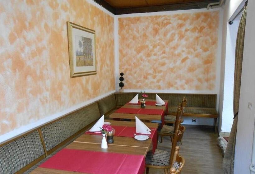 Отель Zum Josefshof