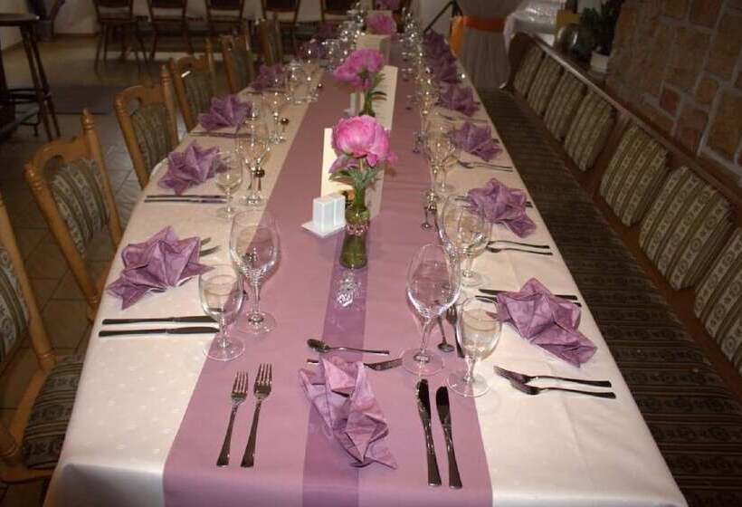 Отель Zum Josefshof