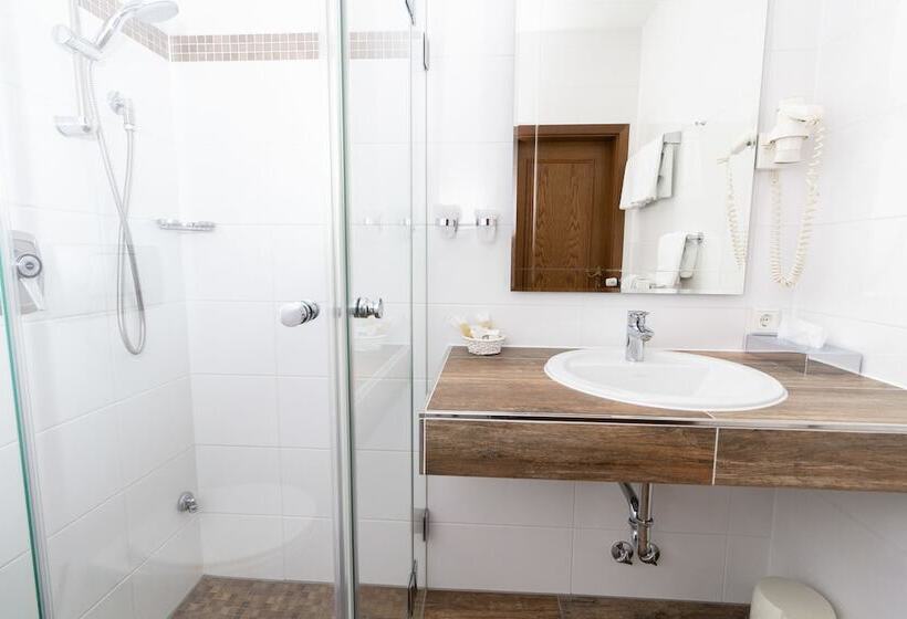 Land Gut Hotel Rohdenburg