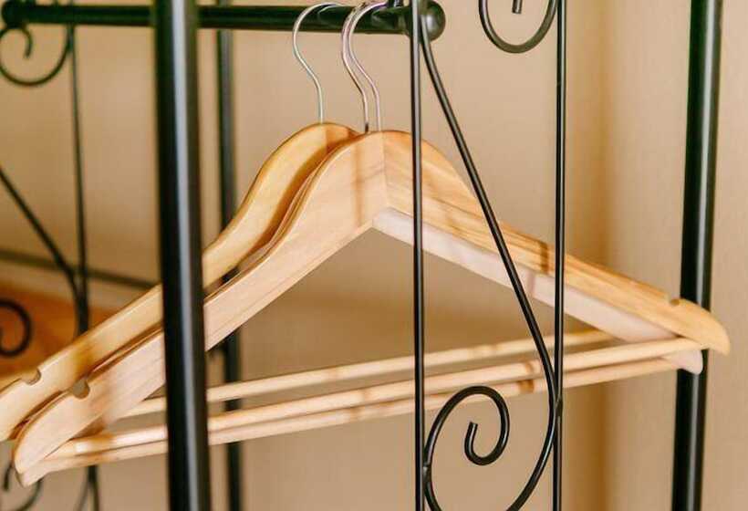 Landhotel Airport Inn