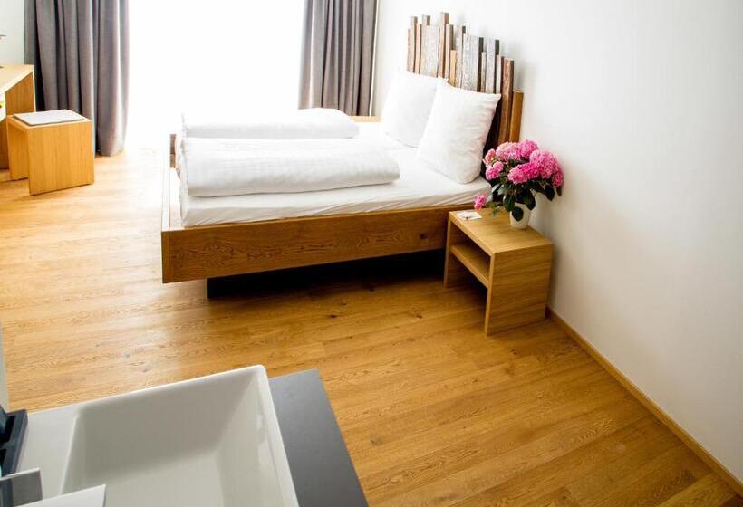 Landhotel & Weingut Espenhof