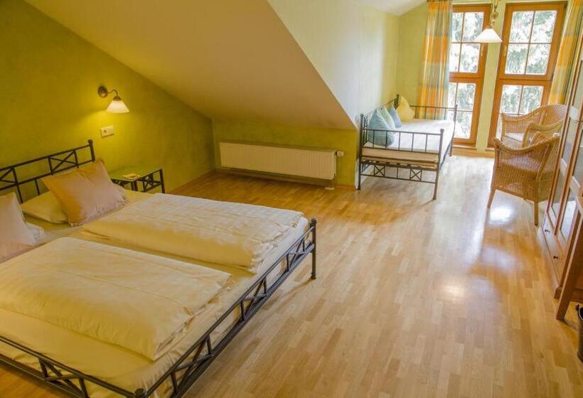 Landhotel & Weingut Espenhof