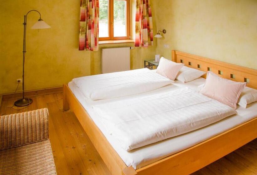 Landhotel & Weingut Espenhof