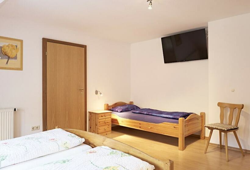 بنسيون Gasthaus Kranz