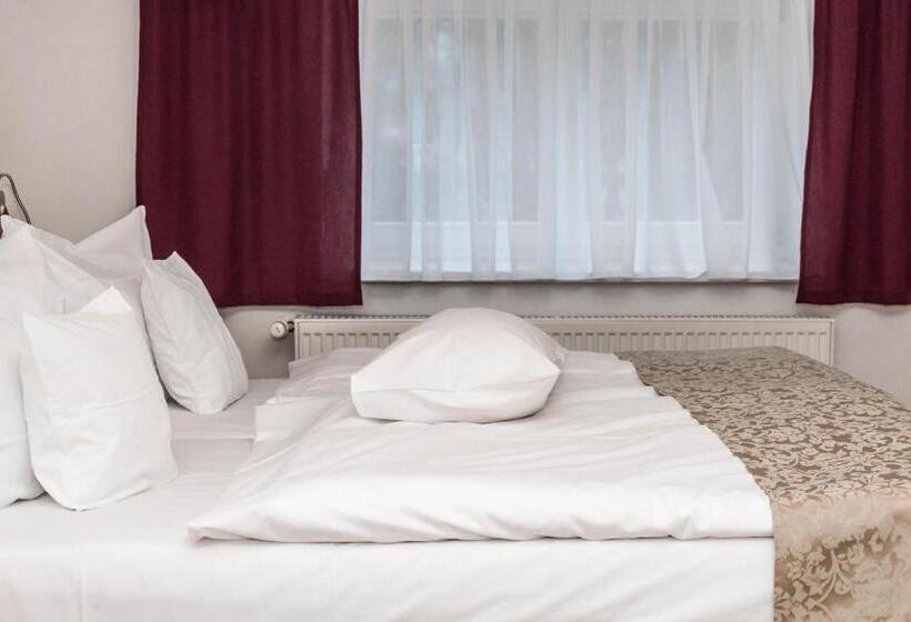 Wellness  & Sporthotel Haus Am See