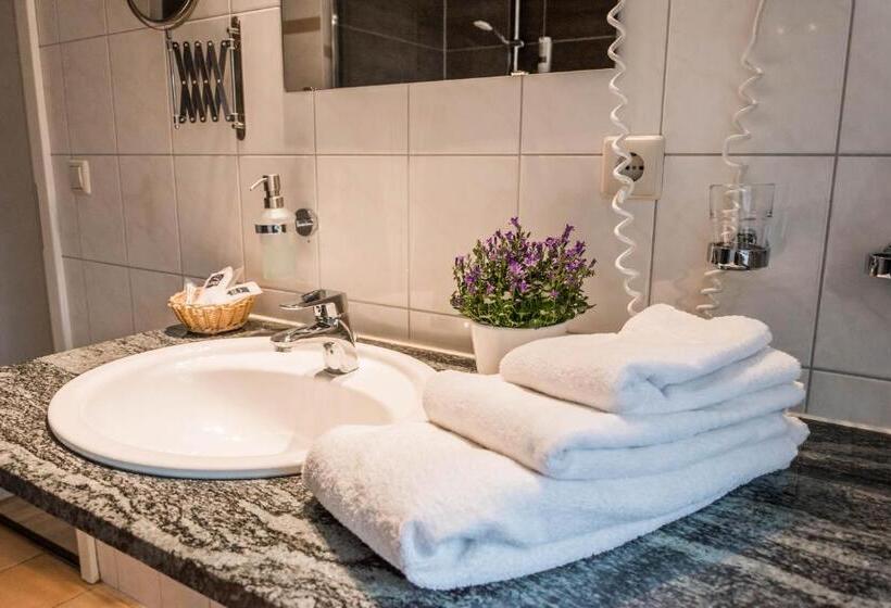 Wellness  & Sporthotel Haus Am See