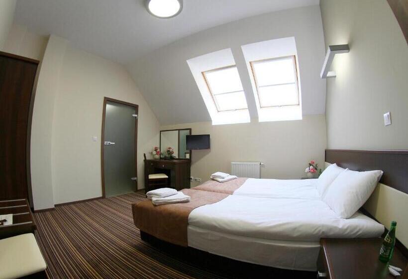 בית מלון כפרי Aviator Kielce