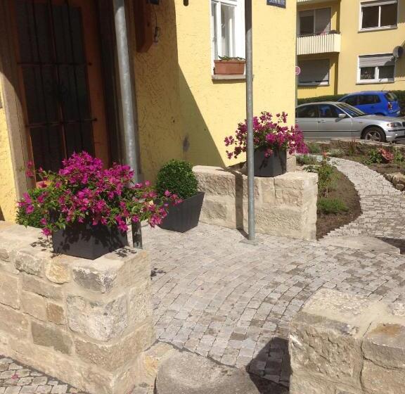 مبيت وإفطار Achtzimmer