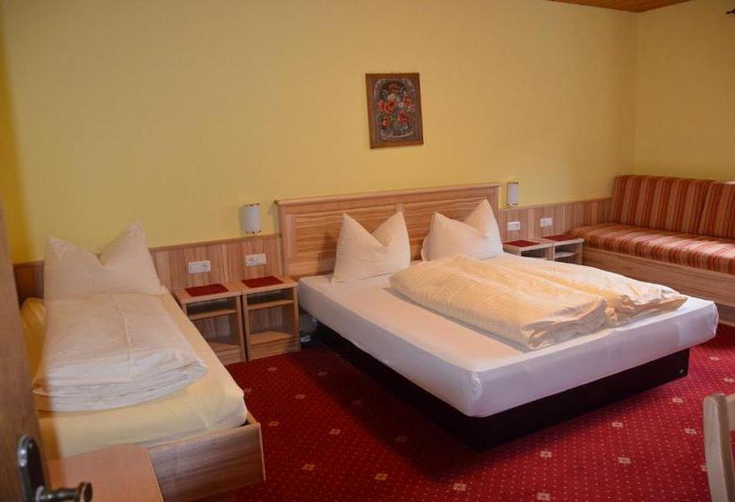 مبيت وإفطار Gasthof Pension Urzn