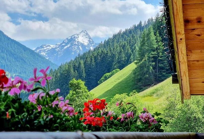 مبيت وإفطار Gästehaus Landhaus Tyrol