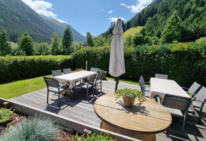 민박 Gästehaus Landhaus Tyrol