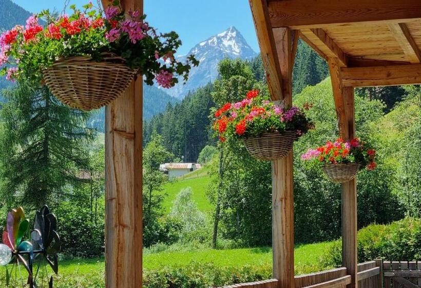 مبيت وإفطار Gästehaus Landhaus Tyrol