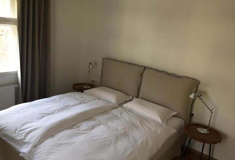 مبيت وإفطار Achtzimmer