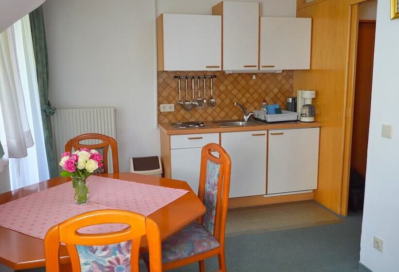 مبيت وإفطار Pension Besser