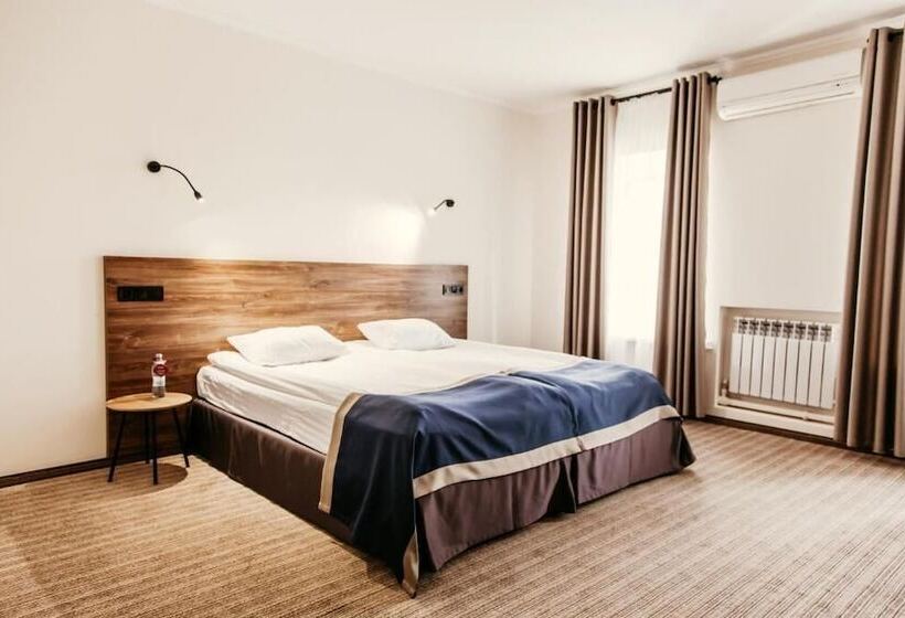 هتل готель континент миколаїв