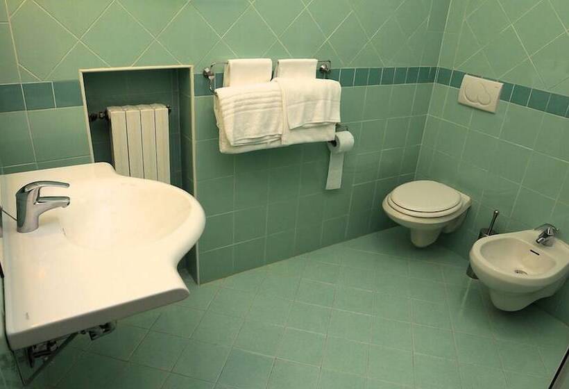 בית מלון כפרי Albergo Italia Di Nardi Renzo & C Snc