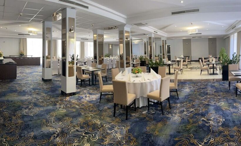 酒店 Ambasador Chojny