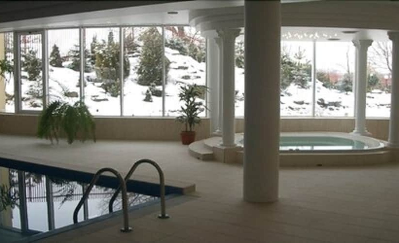 酒店 Ambasador Chojny