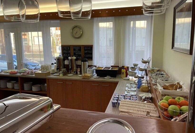 فندق Aqua Sarvar