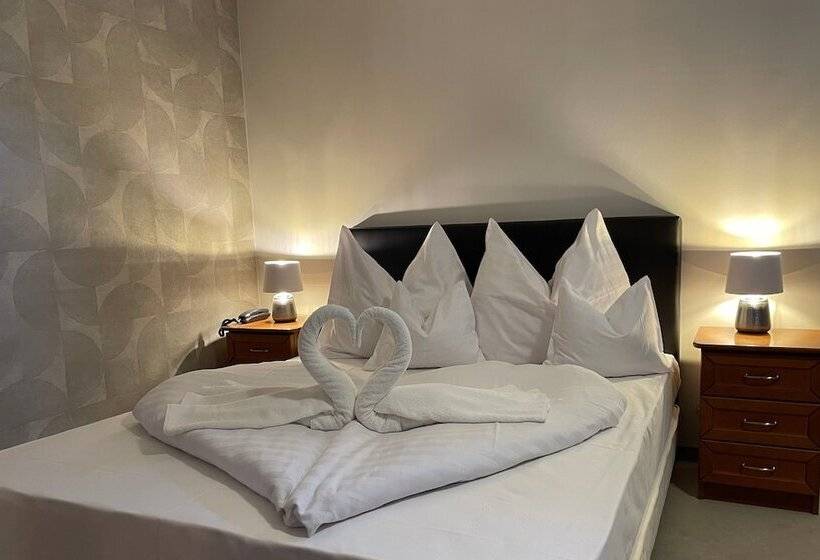 فندق Aqua Sarvar