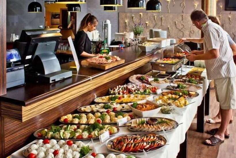 هتل Ara   Dancing Club Restauracja Ara