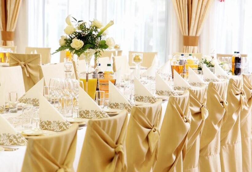 ホテル Austeria Conference & Spa