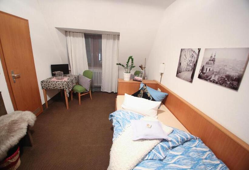 Отель Barbarossa Garni