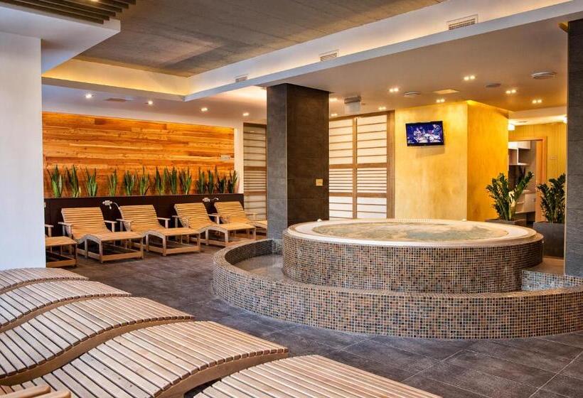 Bassiana Hotel Es Etterem