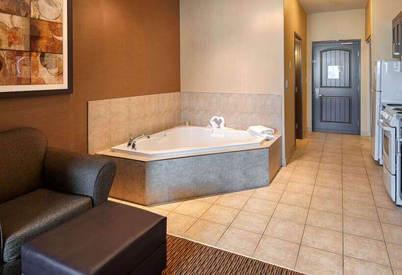 فندق Best Western Plus Estevan Inn & Suites