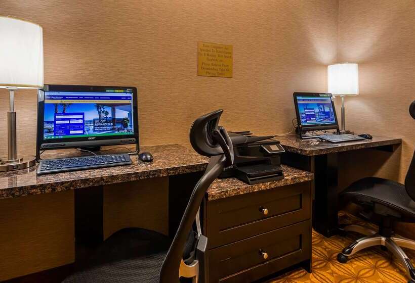 فندق Best Western Plus Estevan Inn & Suites