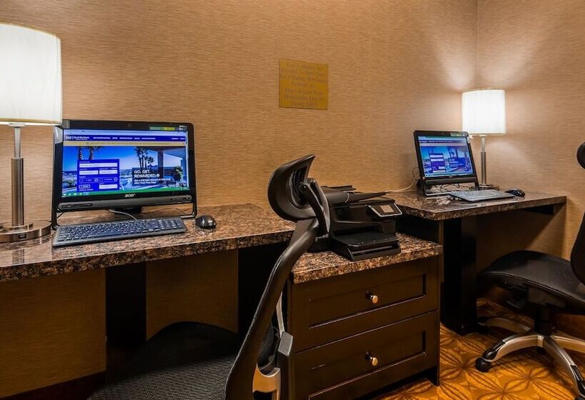 فندق Best Western Plus Estevan Inn & Suites