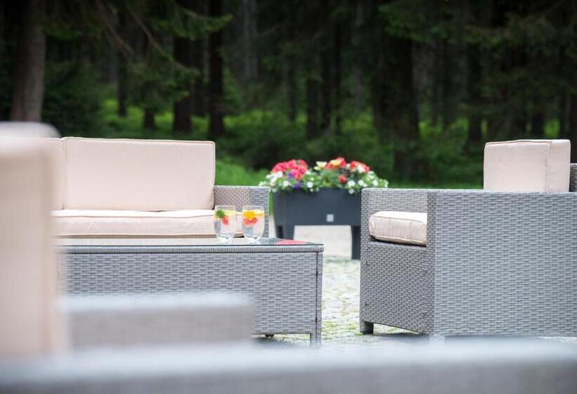 Отель Biathlon Sport & Spa