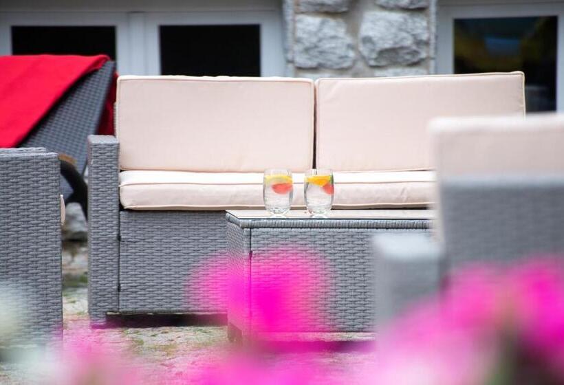 Отель Biathlon Sport & Spa