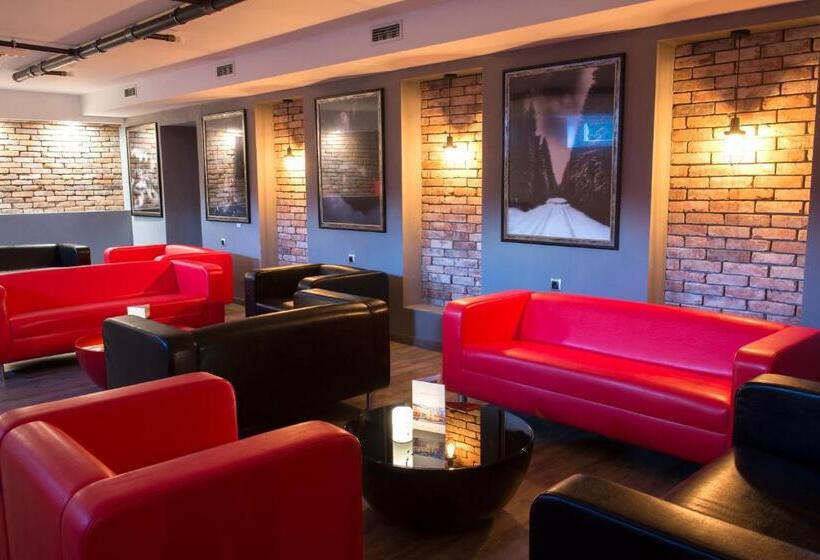 Отель Biathlon Sport & Spa