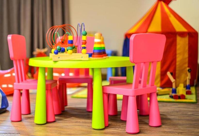 Отель Biathlon Sport & Spa