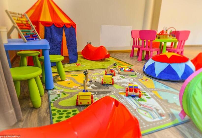 Отель Biathlon Sport & Spa