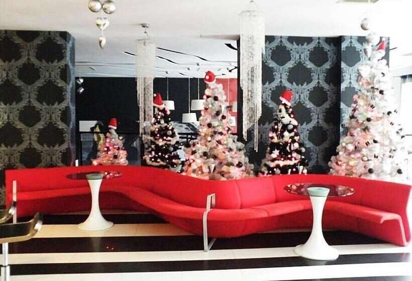 酒店 Black & White